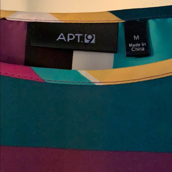 APD 9 geometric 3/4 sleeve blouse 100% polyester - Picture 2 of 4